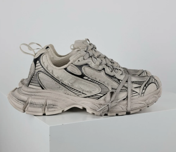 Balenciaga Men's 3xl Sneaker in Light Beige