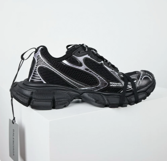 Balenciaga Men's 3xl Sneaker in Black