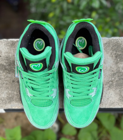 Jordan 4 Retro Wahlburgers