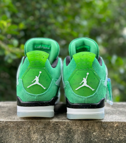 Jordan 4 Retro Wahlburgers