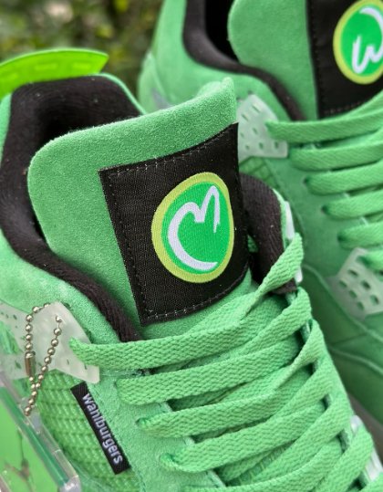 Jordan 4 Retro Wahlburgers